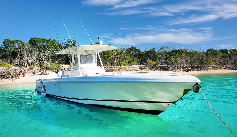 Dry-Tortugas-boat-charter-3 a small boat in a body of water